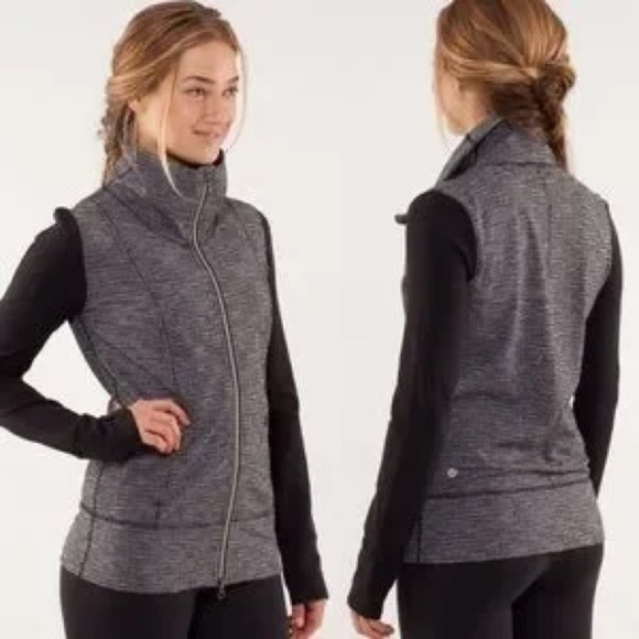 Lululemon Size 6 Jacket Daily Yoga  Denim Polar Haze Black Style W4A54S Pockets - Picture 1 of 7